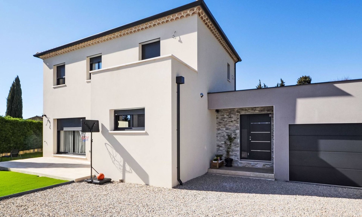 Piolenc House | La Superbe by Interhome