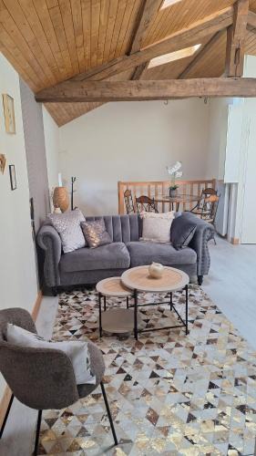 Ruffec Apartment | La tête dans les étoiles