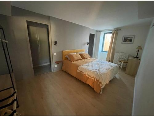 Saint-Bonnet-le-Troncy Hotel | La table du Musée