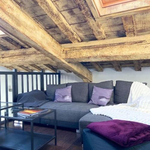 Centre Ville Apartment | La table ronde