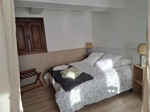 Forges-les-Bains Apartment | La Tanière