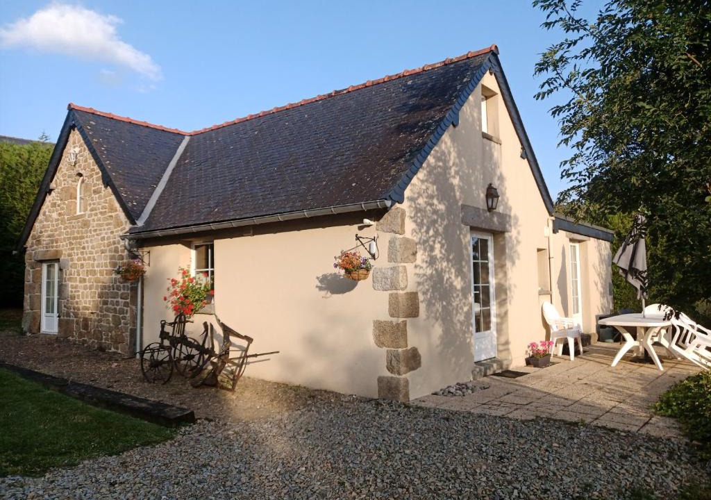 Saint-Michel-de-Montjoie Apartment | La Tentonniere