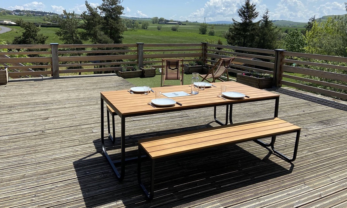 Neussargues-Moissac House | La Terrasse de Tali