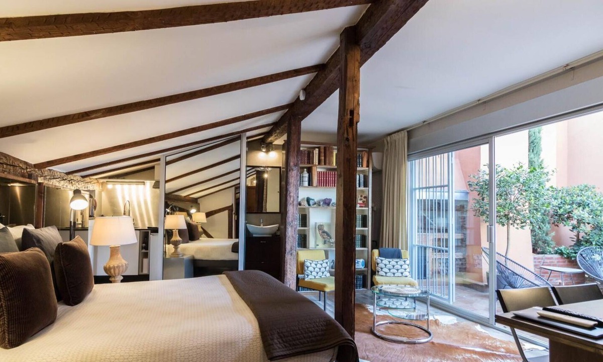 Saint-Etienne Apartment | La Terrasse des Capitouls