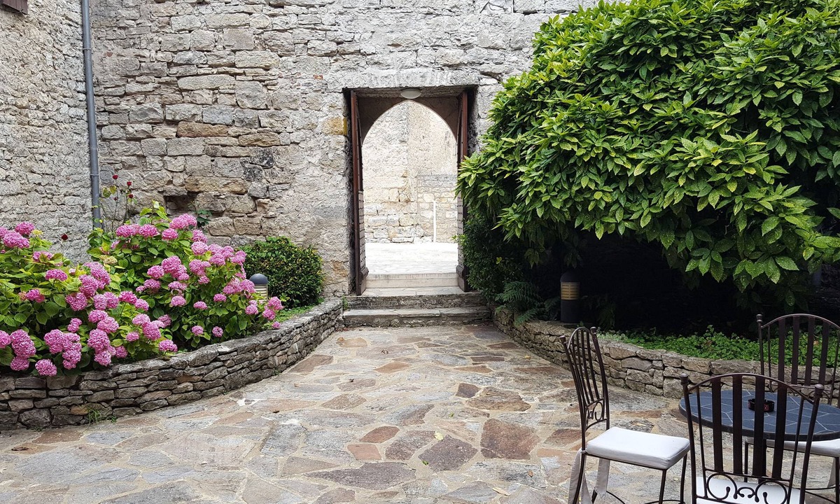 Meyronne Hotel | La Terrasse