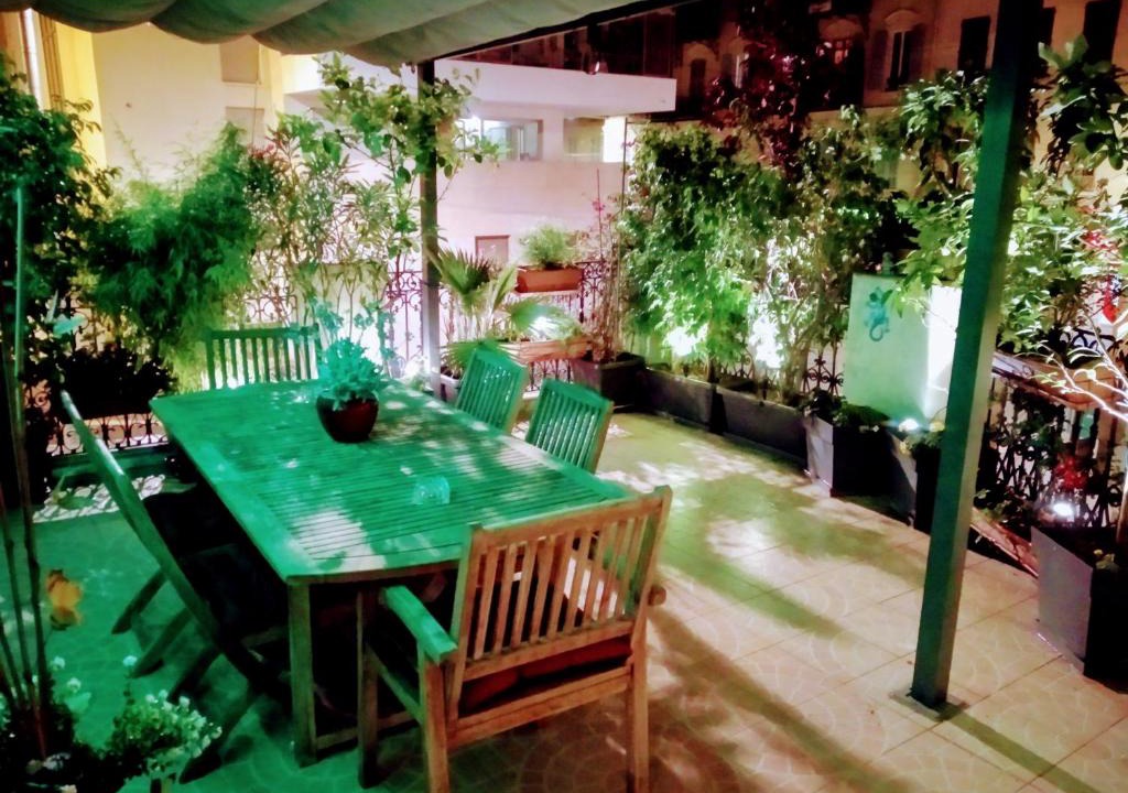 Liberation Apartment | la terrasse