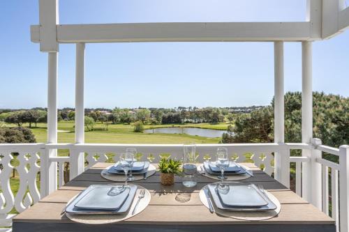 Bourgenay Apartment | La Terrasse Du Golf Vue Golf