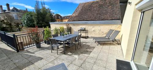 Villeneuve-sur-Yonne House | La Terrasse de Villeneuve