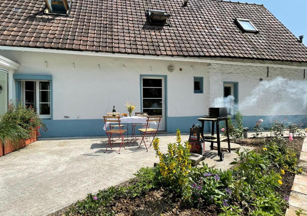 Fiennes House | La Tiote Maison