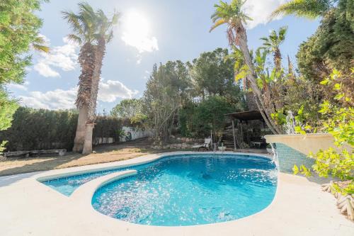 El Castell de Montornes House | La Torre: casa perfecta con piscina privada