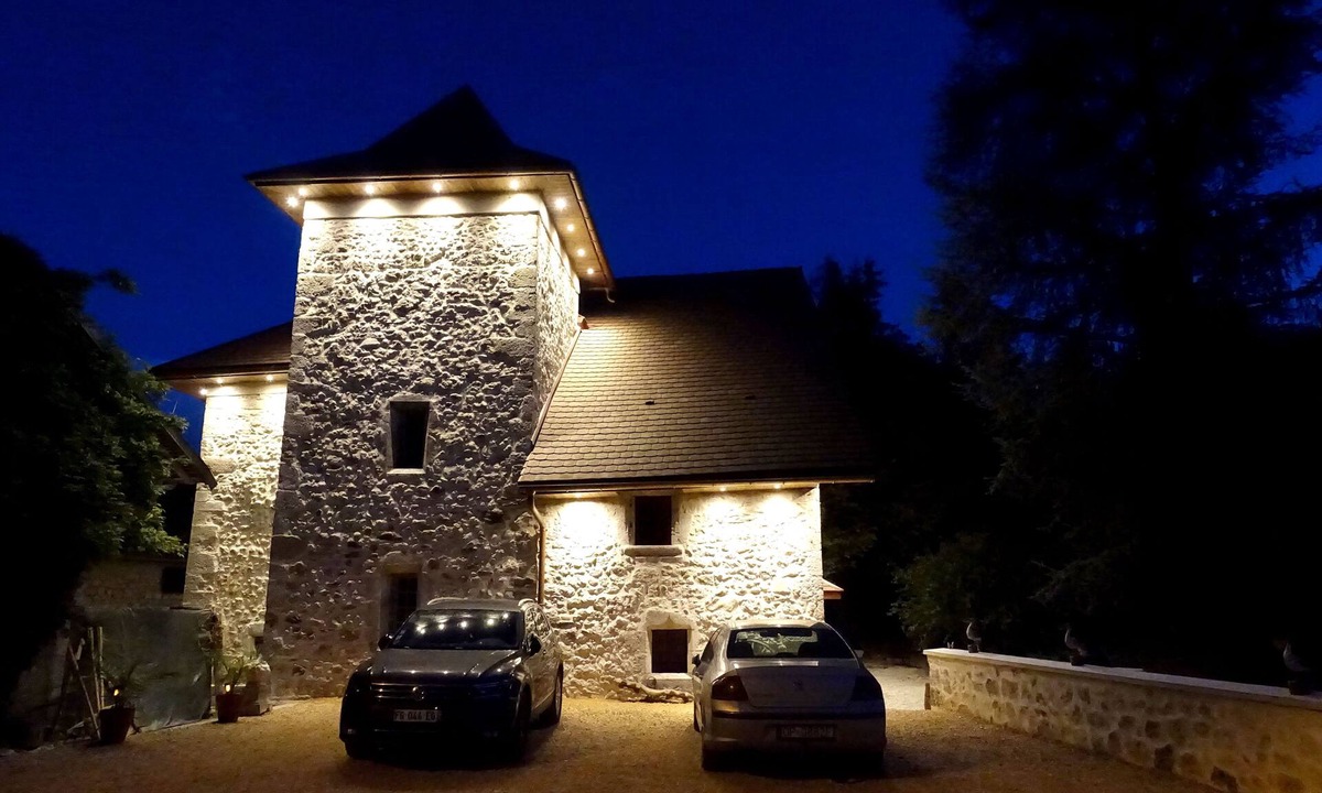 Belley House | La Tour de Coron