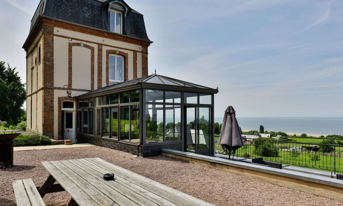 Honfleur House | La Tour de l’Estuaire | Sea View & Shared Garden | 6 guests