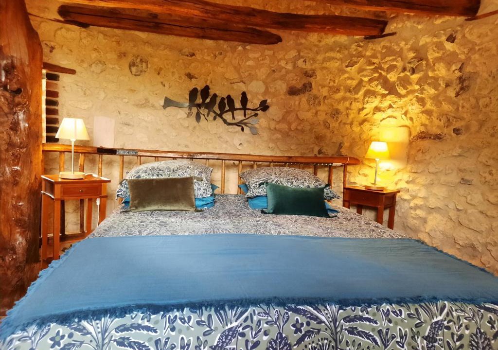Beaumont-la-Ronce Bed & Breakfast | La Tour de rêves
