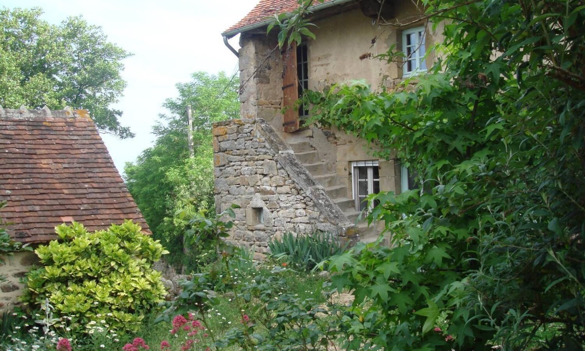 Marcilly-la-Gueurce Bed & Breakfast | La Tour