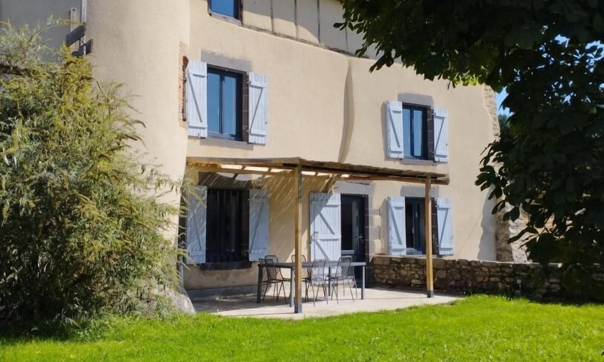 Thiers House | La Tour - THIERS - Gîte