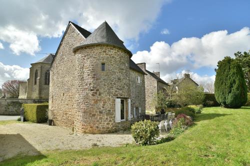 Pleven House | La tourelle du Val-d'Arguenon
