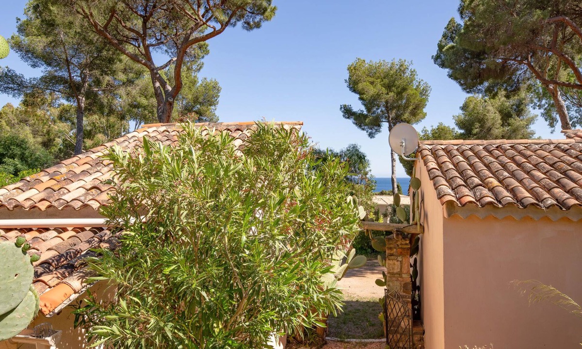 Plage de la Garonnette House | La Treille by Interhome