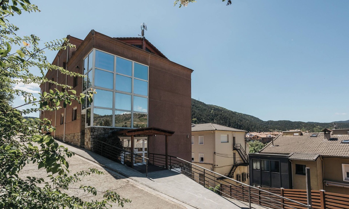 Ripoll House | La Trobada Hotel Sport