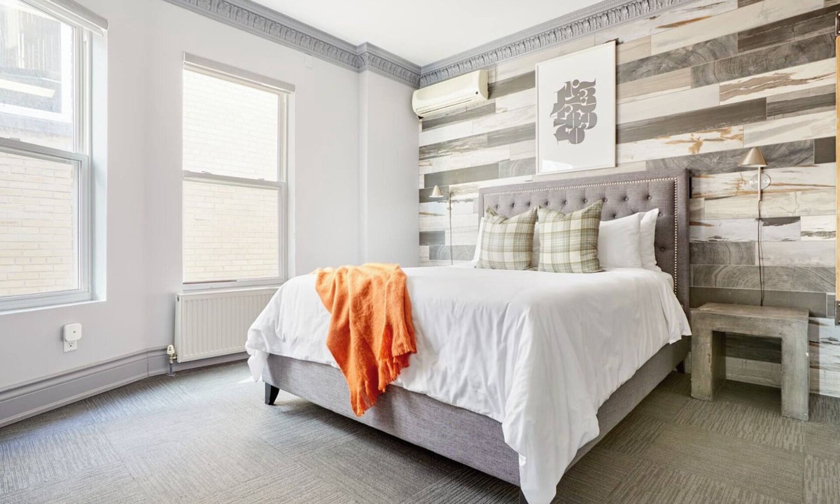 Bay Cloverhill Apartment | La TUMU is a charming and unique boutique rooms located in downtown Toronto.