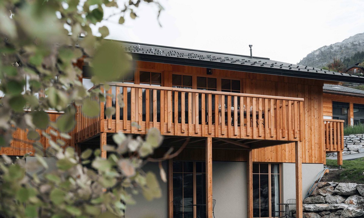 Riddes Ski Chalet | La Tzoumaz Lodge – Luxury Chalet with Daily Housekeeping, Optional Private Chef