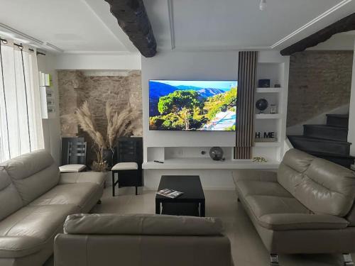 Cesny-Bois-Halbout House | La Verdière