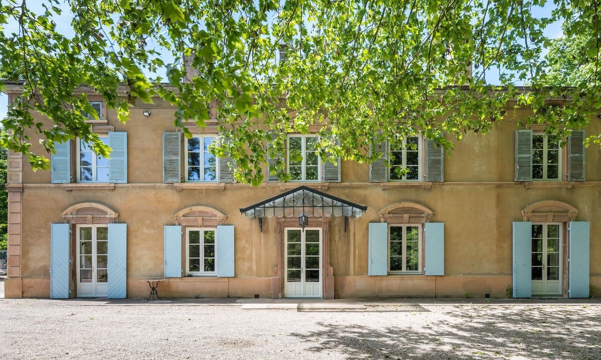 Irigny Villa | La Verdière - Vast classical property