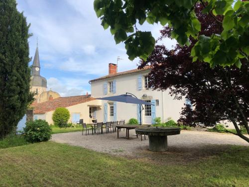 La Jonchere House | La Vieille Cure, SPA, Wifi à 20 min des plages