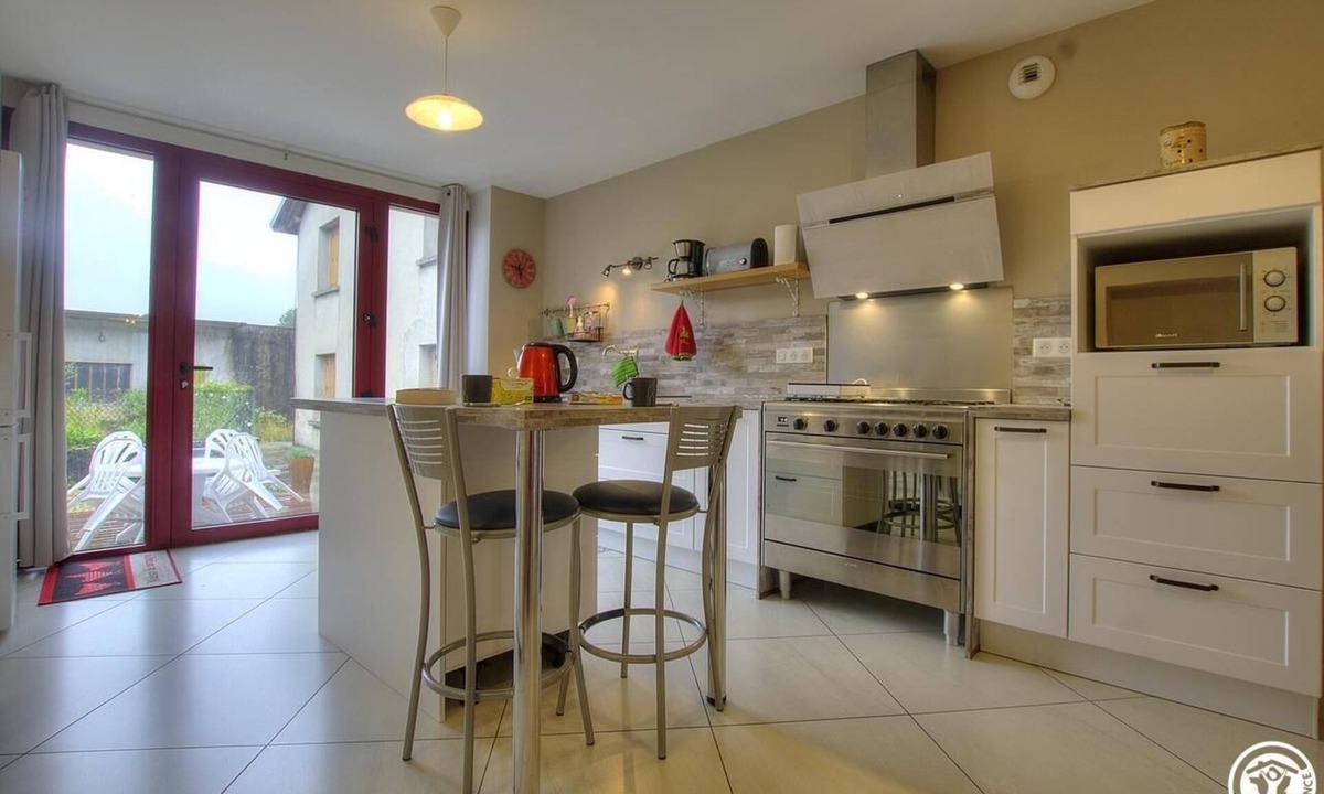 Vieu-d'Izenave House | La Vieille Maison - Vieu D'izenave