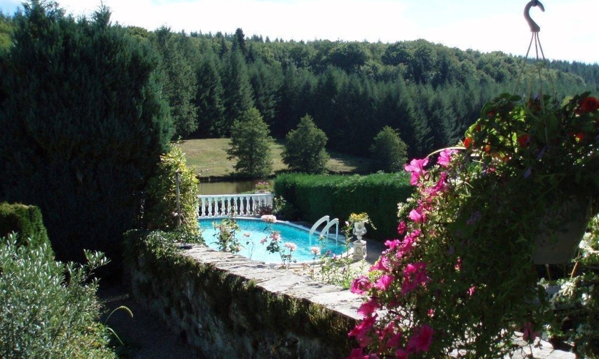 Bussiere-Galant Bed & Breakfast | La Vieille Maison D'Aurin