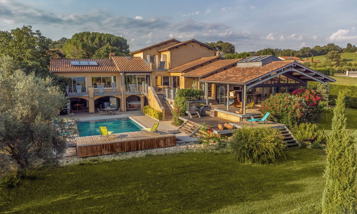 Capdenac Villa | ✨La Villa Bleue, Luxury, Pool and Spa