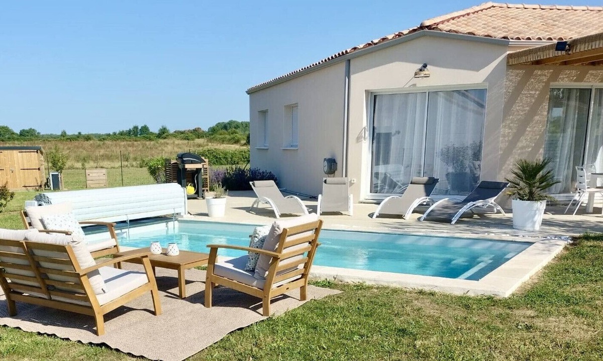 Le Bernard House | La Villa Bohème 4| Piscine chauffée Pétanque Proche O'Gliss