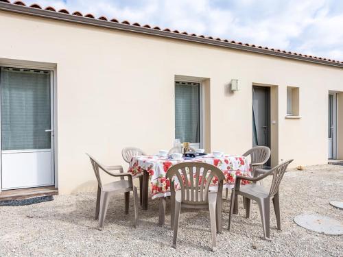 Curzon House | La Villa de Céline