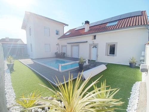 Aureilhan House | La villa de Julien avec piscine