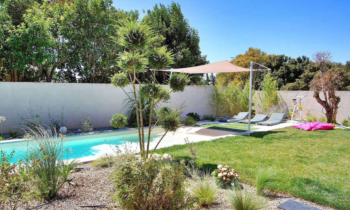 Chateaurenard House | La Villa De Notre Dame