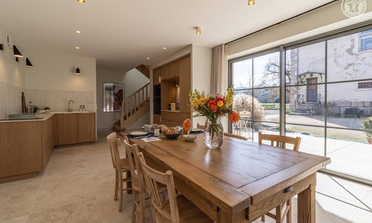 Yenne House | LA VILLA DE PAUL - YENNE