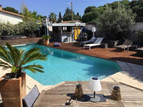 Saint-Jean-de-Vedas Villa | La Villa Des Cigales