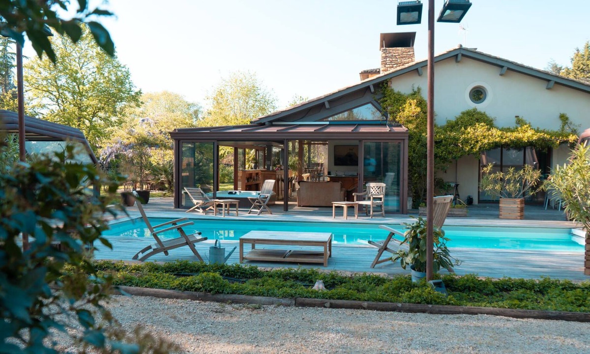 Dommartin Villa | La Villa des Gones