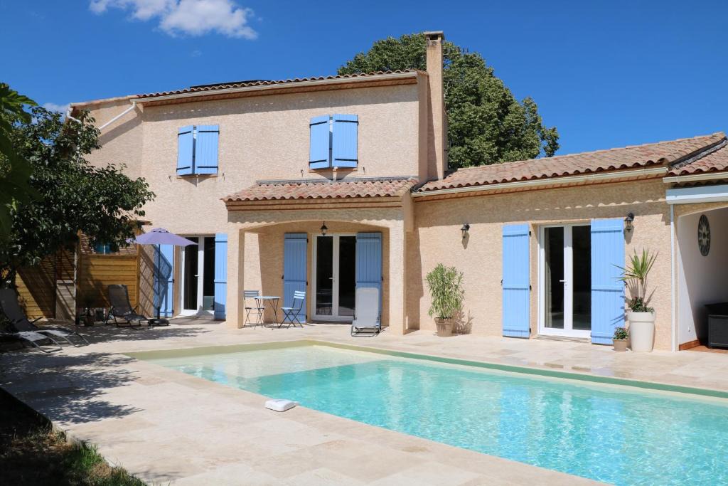 Calvisson Villa | La Villa des Moulins