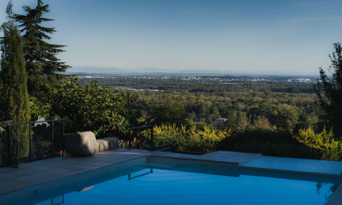 Miribel House | La Villa du Rhone