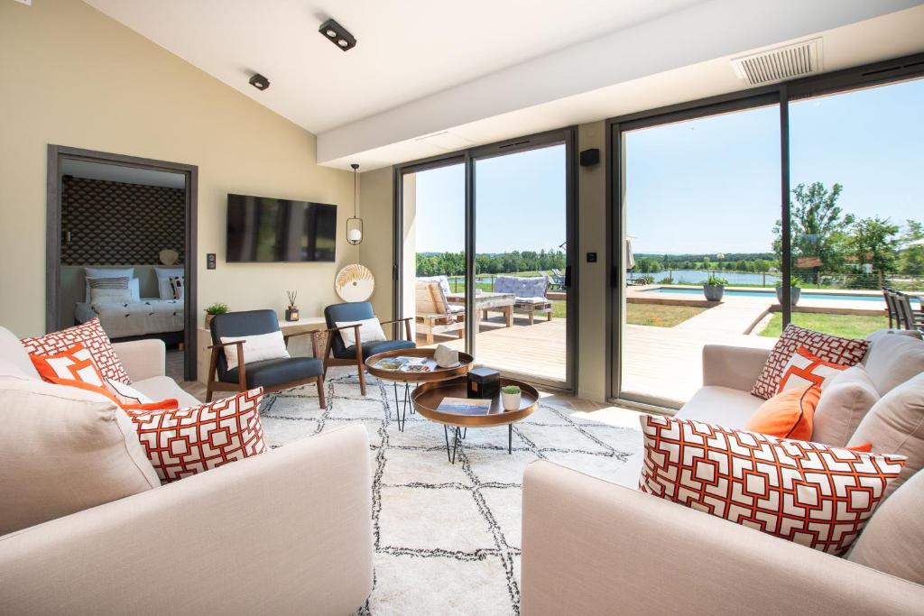 Saramon Villa | La Villa face au Lac