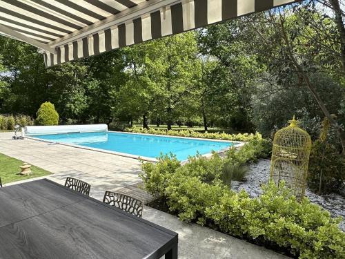 Sainte-Eulalie-en-Born House | La villa guirosse