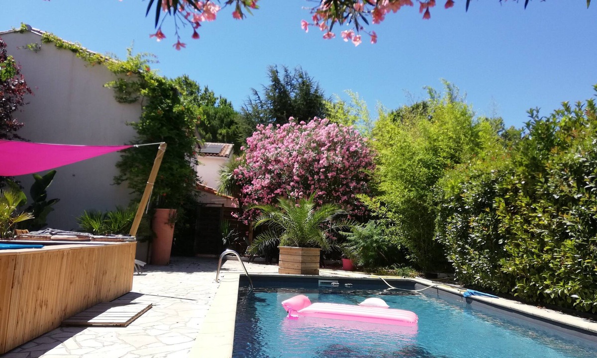 Jacou Villa | "La VILLA GRIMAUDE": a favorite villa! swimming pool, terrace, summer kitchen,.