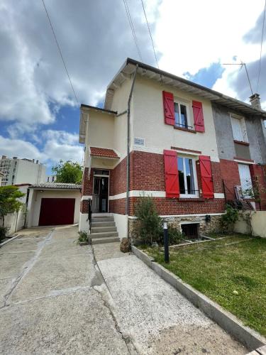 Colombes House | La Villa Hélène