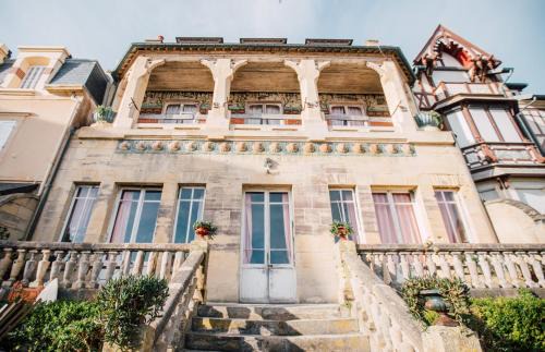 Lion-sur-Mer Bed & Breakfast | La Villa Louis, maison d'hôtes, vue mer