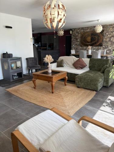 Saint-Jory Villa | La villa Pignole - Parking-Piscine-9 personnes