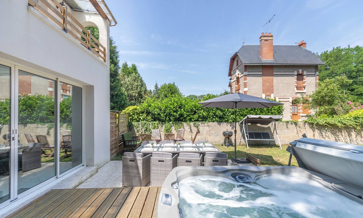 Thesee House | La Villa Romaine