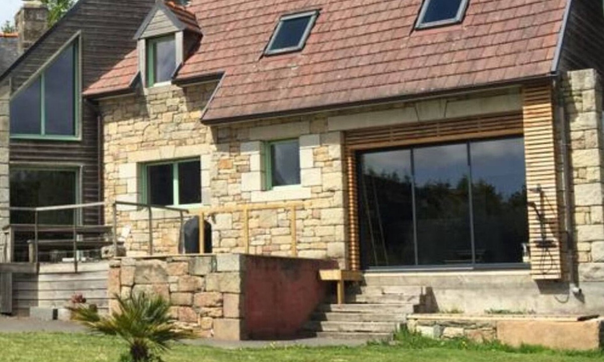 Perros-Guirec Villa | La Villaspa in Perros: Jacuzzi & Sauna