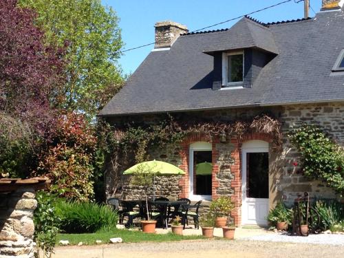 La Croix-Hellean House | La Ville de Mainguy