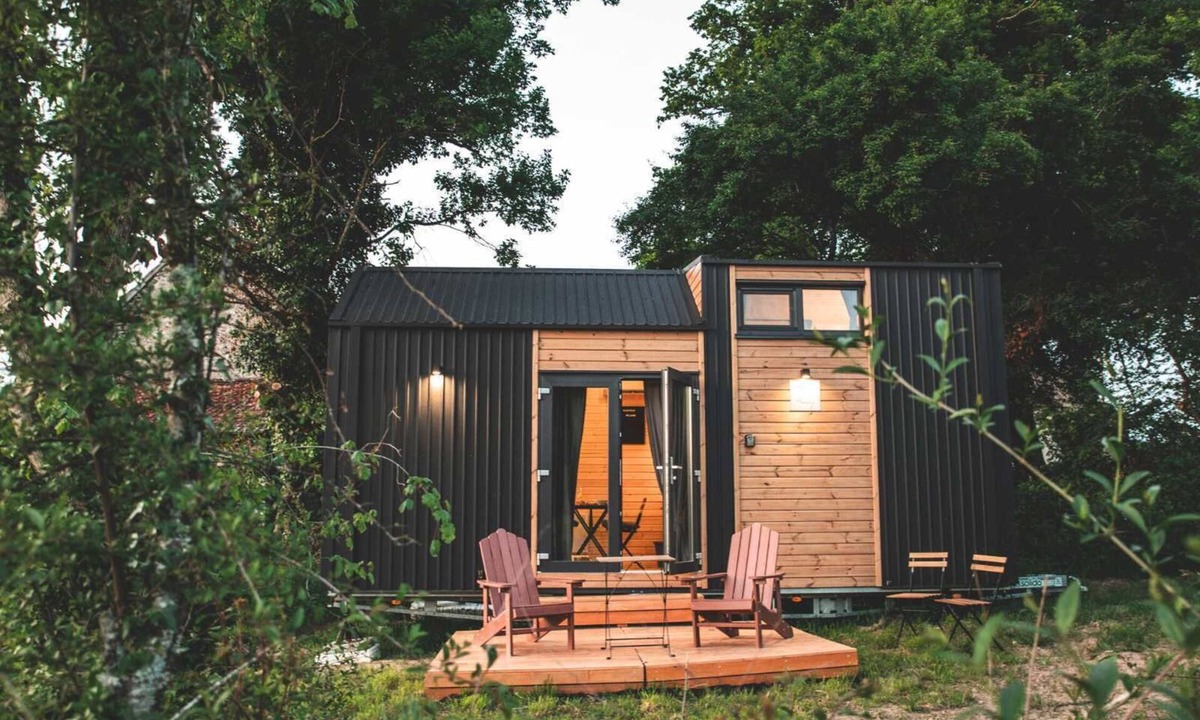 Saint-Sebastien House | La Voie Romaine 2 by Tiny Away