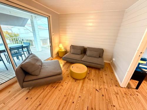 Gruissan Plage Ski Chalet | La Voile Grise Chalet